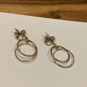 Signed Trifari Clip-on Clip On Earrings Gold Tone Circles Dangle Drop